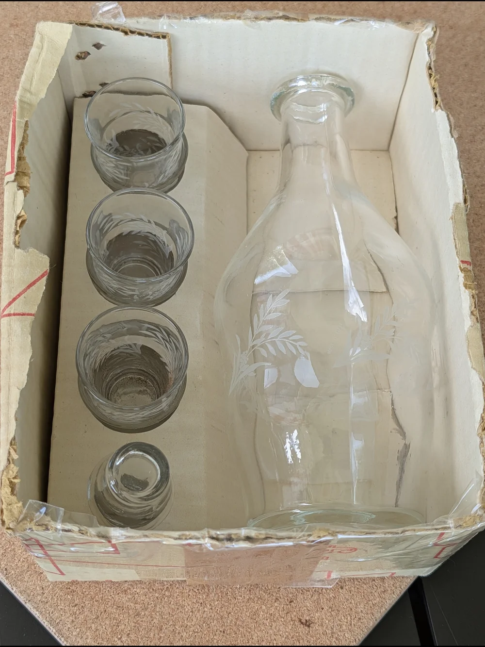 Vintage Italian Etched Glass Decanter With 6 Shot Glass Set